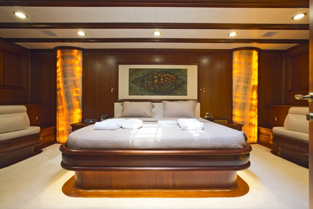 La camera da letto degna di un hotel di lusso regina-_engel_volkers_yachting_2