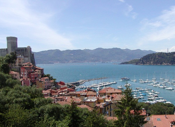 1. Lerici, in provincia di La Spezia Le spiagge da Bandiera Blu