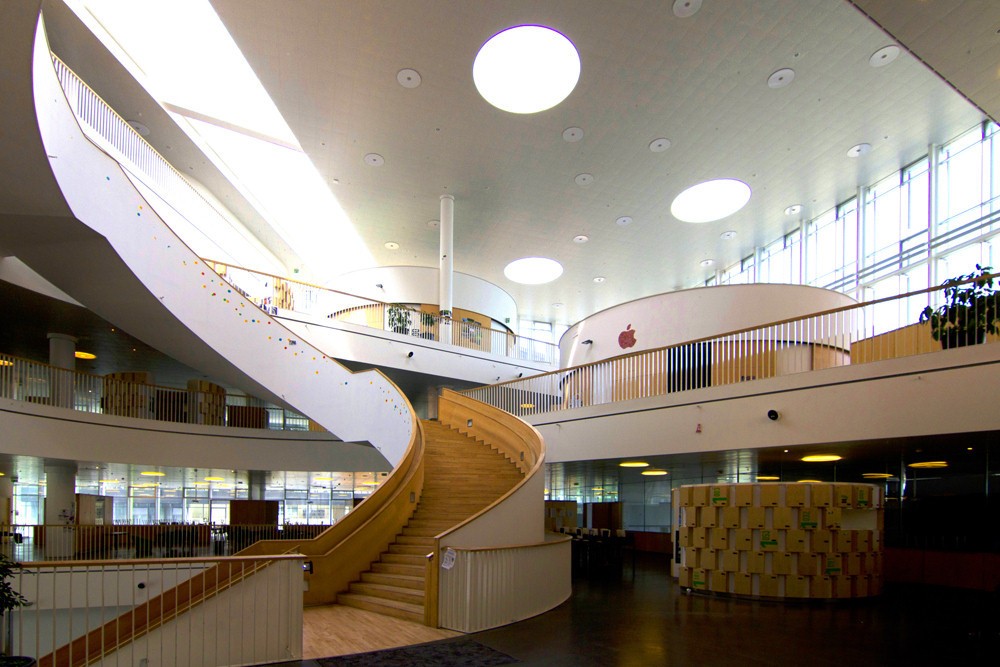 Ørestad Gymnasium / 3XN en Copenhagen (Danimarca) Come dovrebbero essere le scuole nel XXI secolo (Foto)