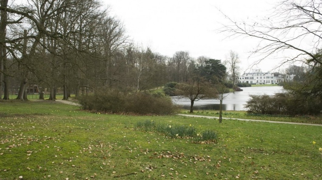 interieur_overzicht_van_de_colonnade_van_de_soester_vleugel8