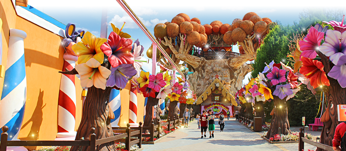 1. Lago di Garda e Gardaland Idee per un weekend in famiglia con bambini