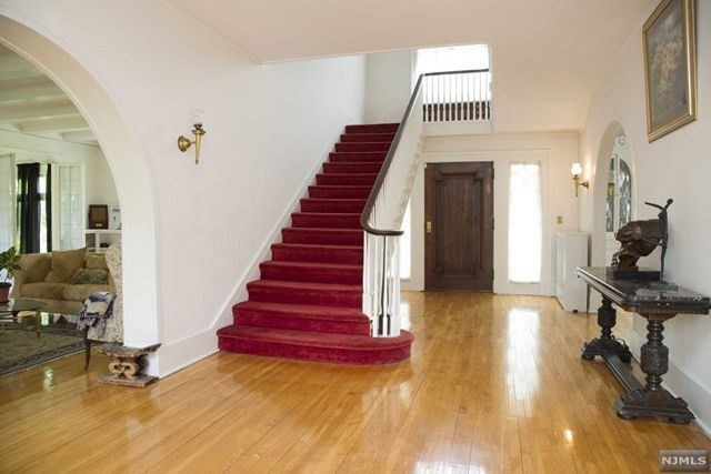 377d01e6bff56da9ee0cea1cc69b1e8ew-c0xd-w685_h860_q80