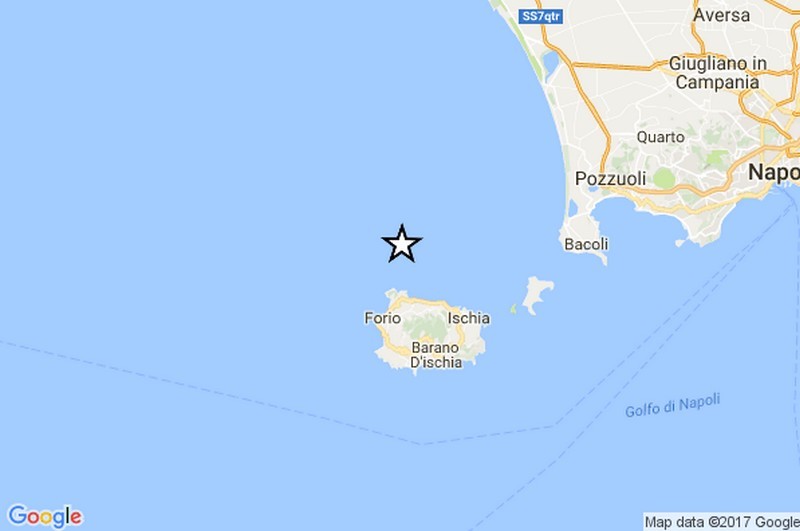 Terremoto, l’Italia trema ancora: a Ischia sisma di magnitudo 4. Crolli, danni e lesioni a edifici a Casamicciola e Lacco Ameno