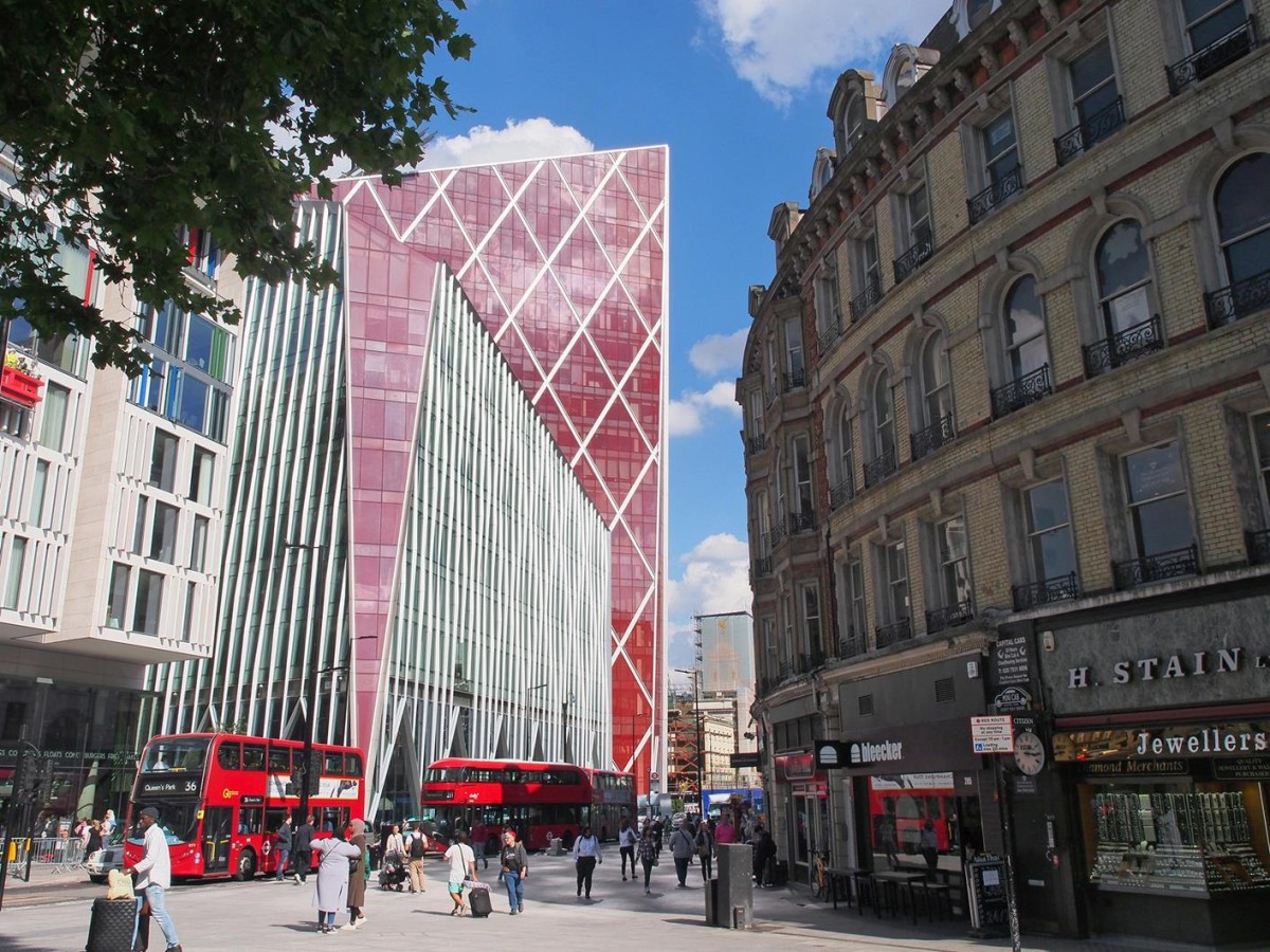 1839998_novafromvictoriastbuckpalacerdjunct_888816