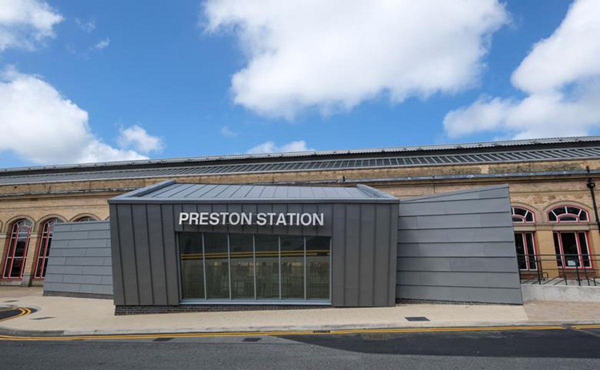 Preston Railway Station Butler Street Entrance (Preston) di AHR preston_railway_station_butler_street_entrance-preston-ahr