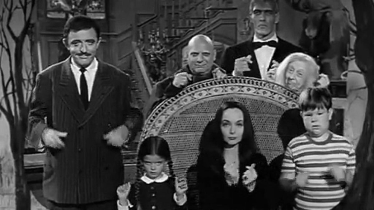 Da "La famiglia Addams " a "It": film e serie a cui ti potrai ispirare per decorare la tua casa a Halloween