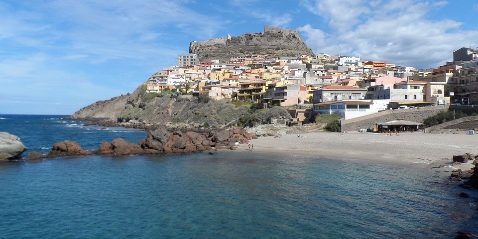 2. Castelsardo Borghi italiani da visitare in autunno