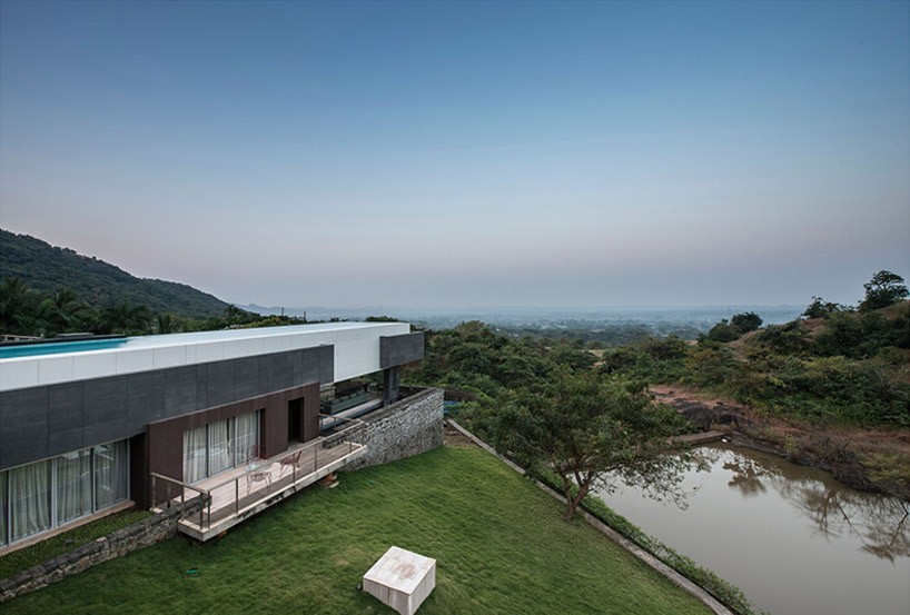 shroffleon-aurelia-house-pool-mumbai-7