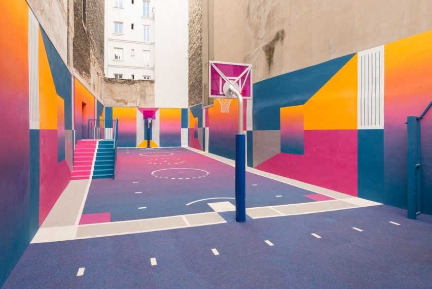 Pigalle Duperré, Parigi 15052104355756