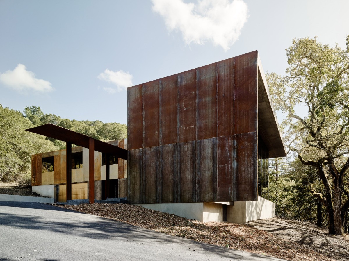 miner-road-faulkner-architects_dezeen_2364_col_26