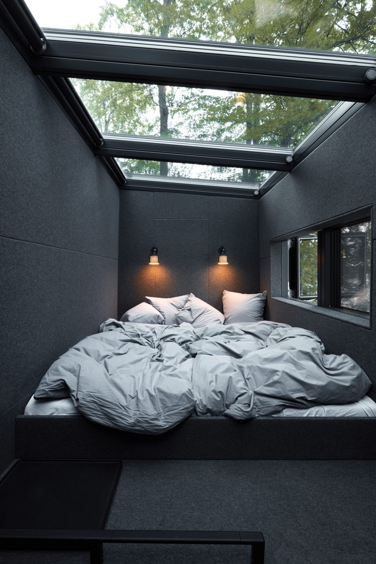 vipp-shelter-sweden-cabin-residential-vipp-architecture_dezeen_2364_15