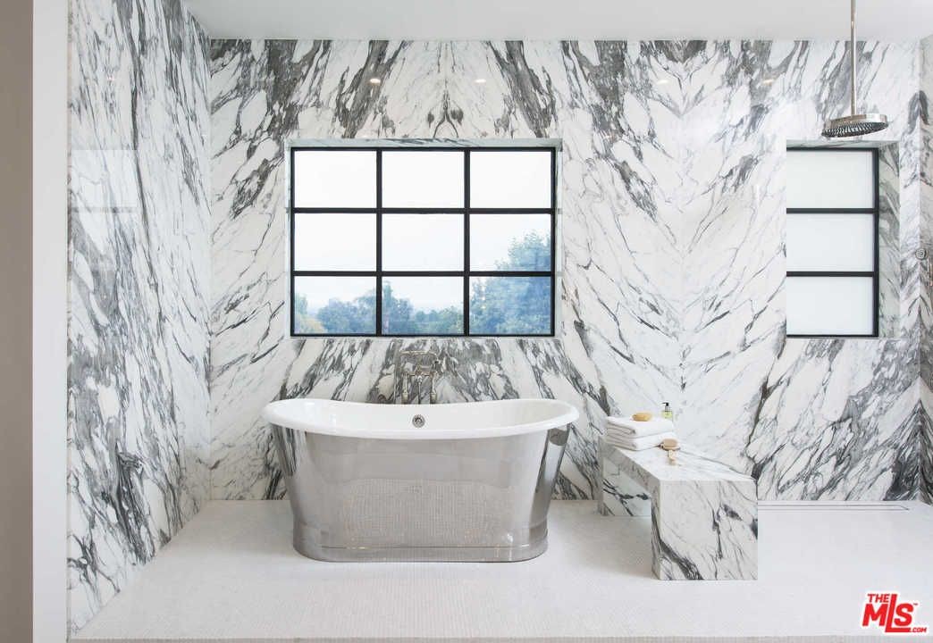 Un bagno fatto di marmo