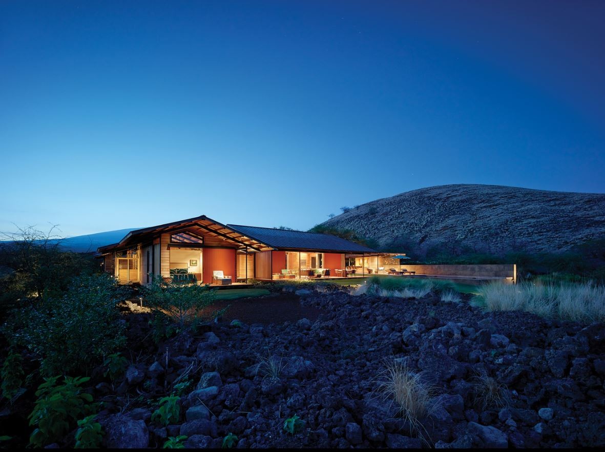 Un'incredibile casa alle Hawaii tra il mare e la montagna