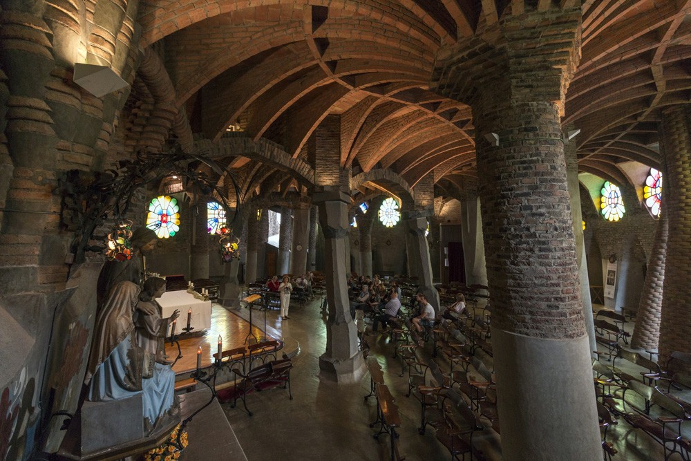 Cripta della Colonia Güell santa-coloma-de-cervello-baix-llobregat-cripta-gaudi-modernisme_c55fac54