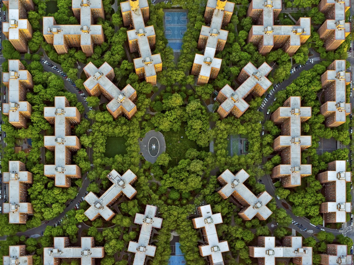 Stuyvesant Town o Peter Cooper VIllage è un grande progetto residenziale iniziato nel 1947 nel basso Manhattan