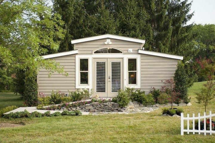 Case intelligenti, robot che tengono compagnia e altre soluzioni “tech” per vivere al meglio la terza età