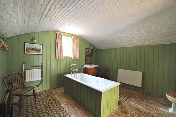 qash-interior-bathroom-600x400