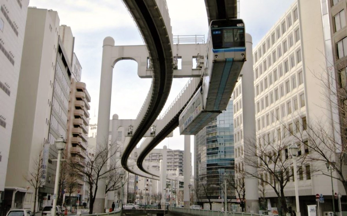 Fu inaugurato nel 1988