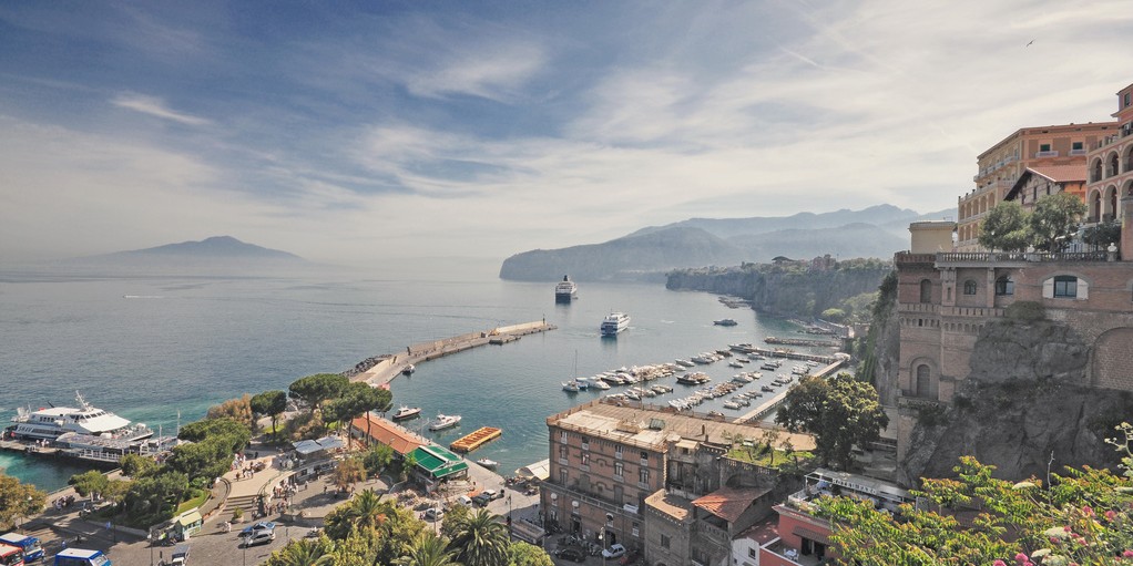 4. Sorrento: orgoglio della penisola sorrentina Sorrento: orgoglio della penisola sorrentina
