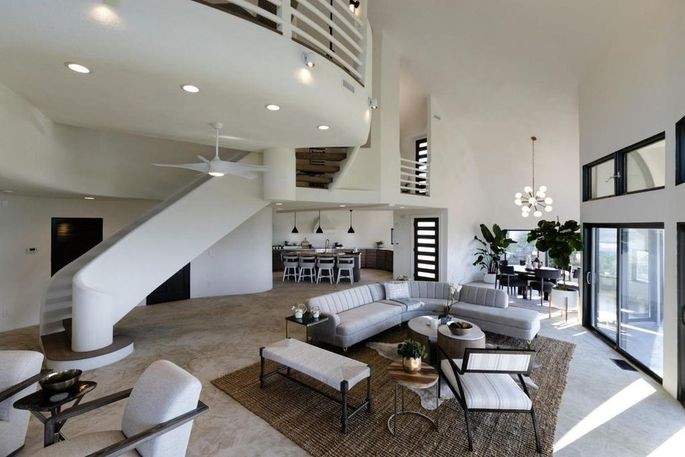 Tutto è di colore bianco