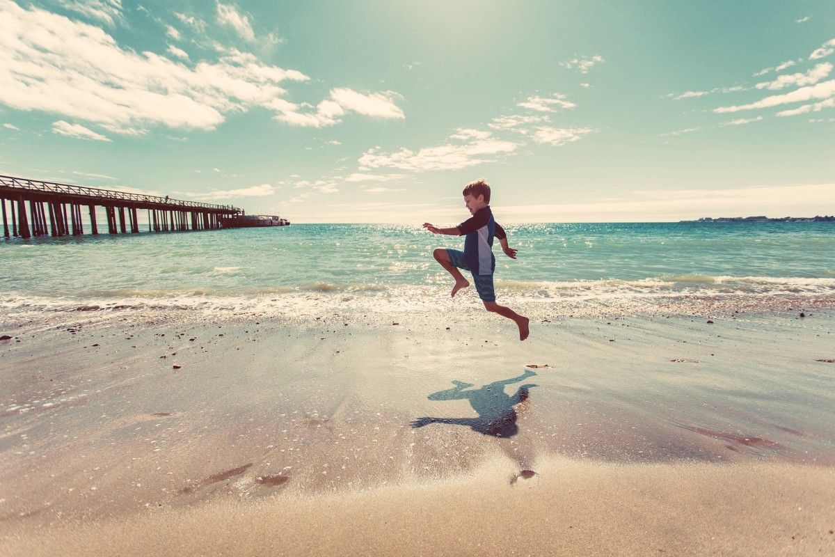 Enjoying the sun and sea in freedom / pixabay.com/es/users/StockSnap-894430/