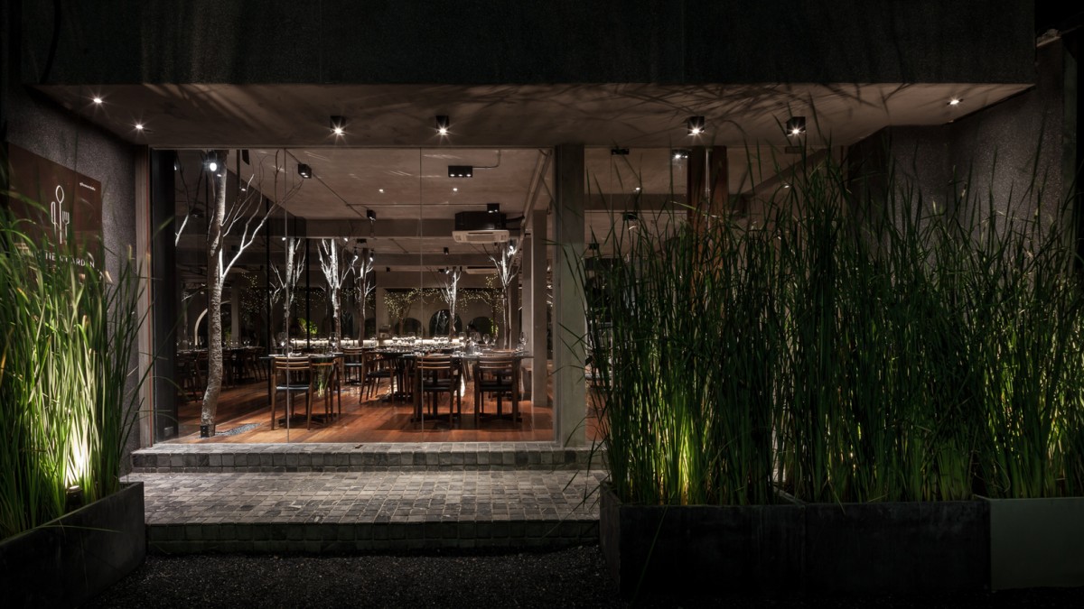 Design, cucina e natura: questo ristorante di Bangkok è unico