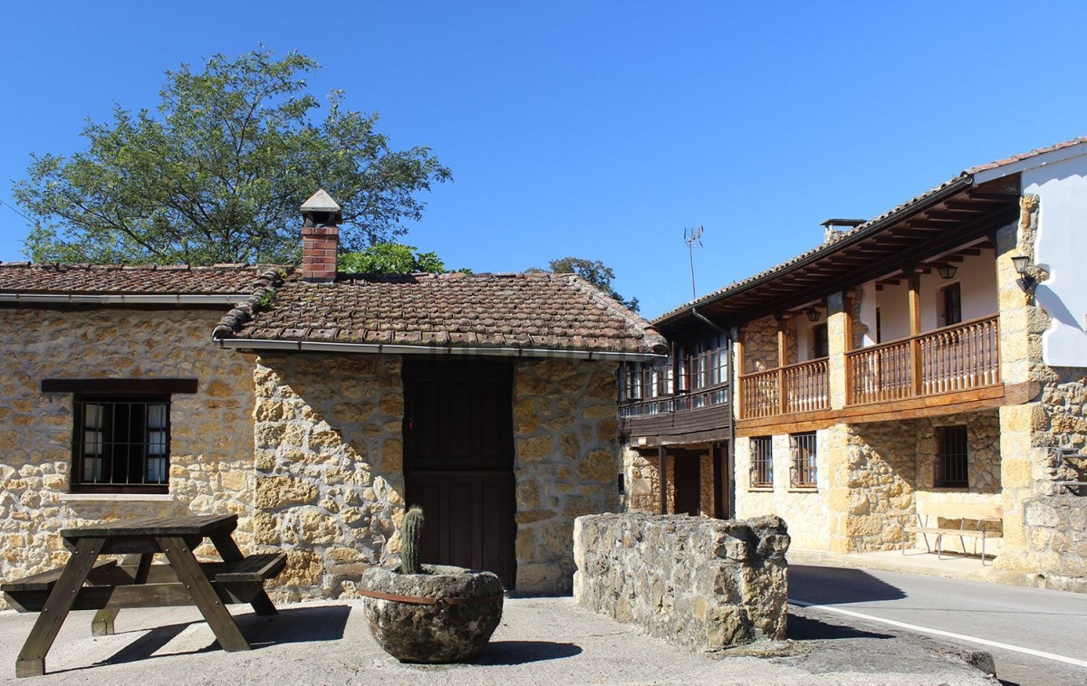 L'arredo urbano è curato nel dettaglio