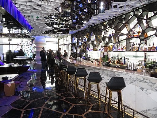 Ha una terrazza al 118° piano