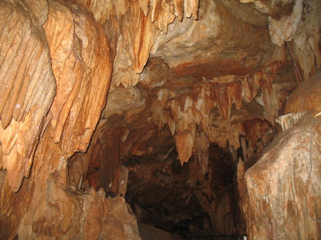 Inside the cave / Wikimedia commons