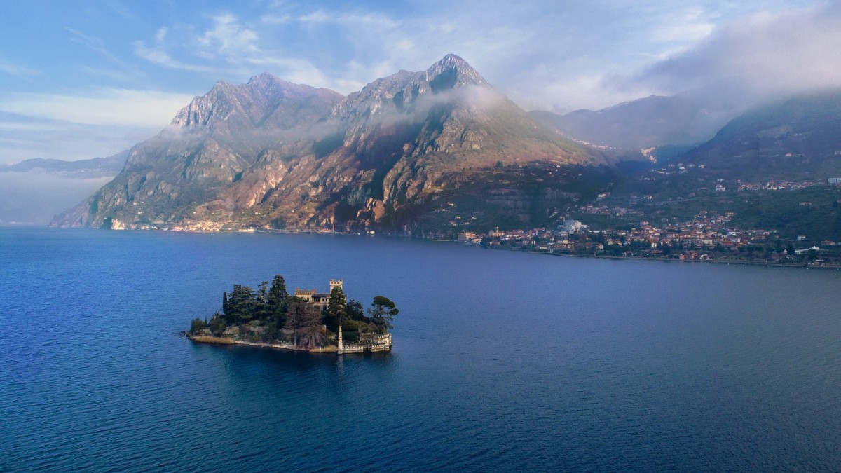 View of the lake island / pixabay.com/en/users/3321704-3321704/