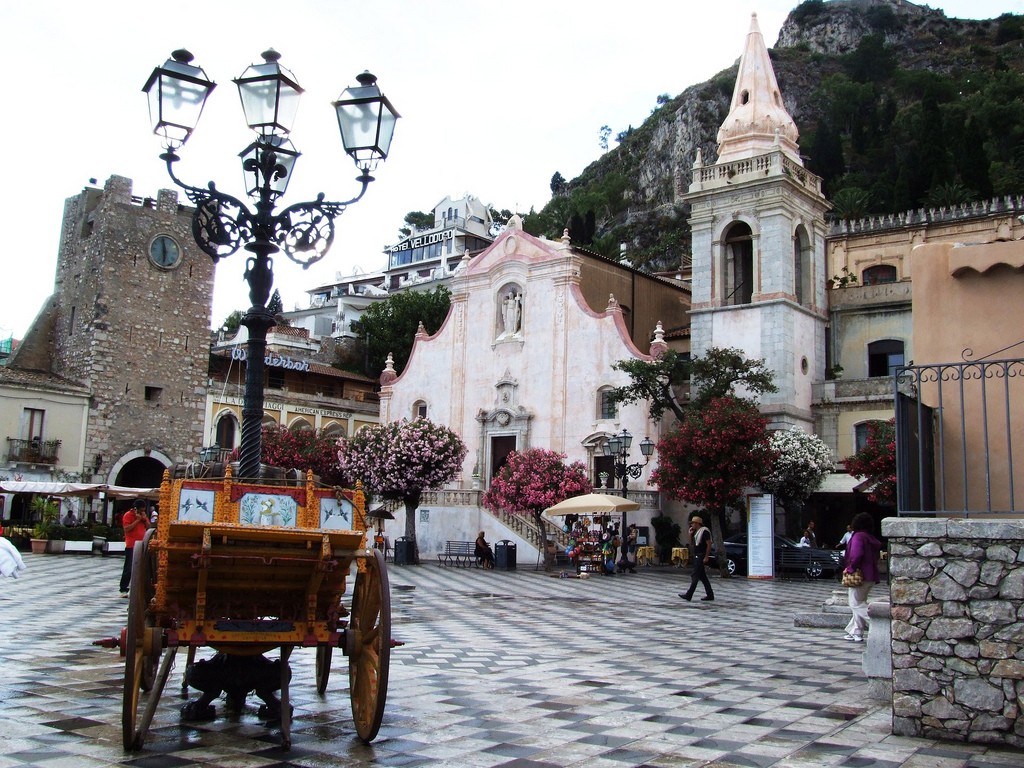 Luxury tourism in Taormina, Sicily / Flickr