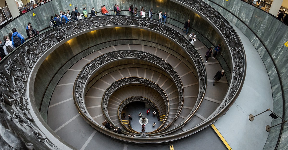 De trap van het Vaticaanse museum 