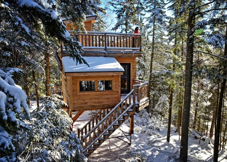 L'alloggio più rustico del mondo: capanne di legno in un parco naturale canadese