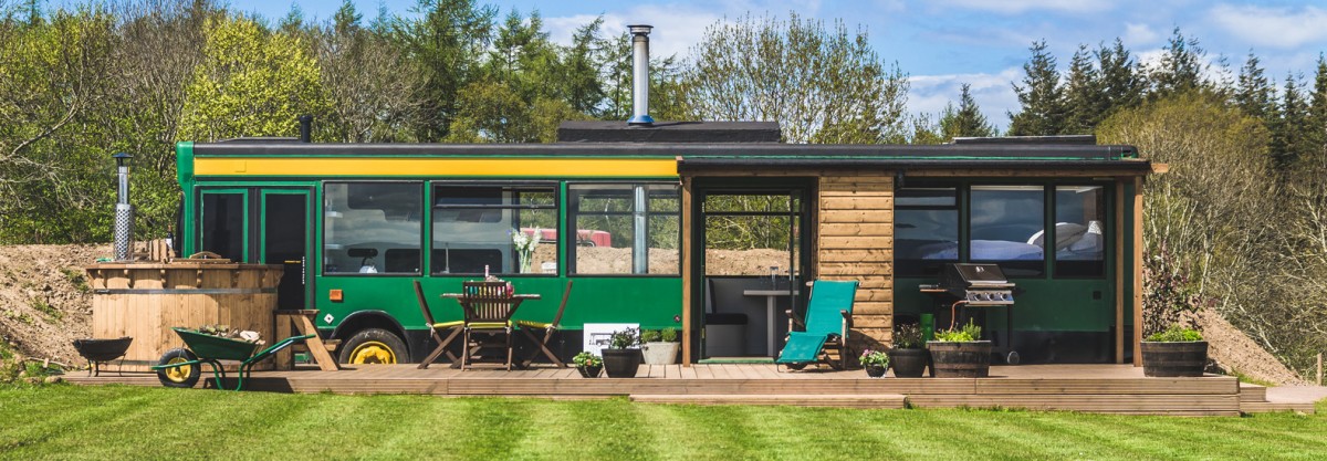 Due autobus trasformati in hotel nel cuore delle colline scozzesi