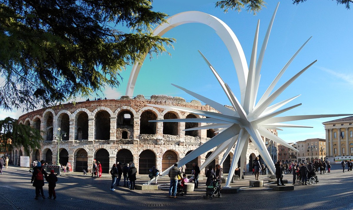 Das römische Amphitheater in Verona / Wikipedia