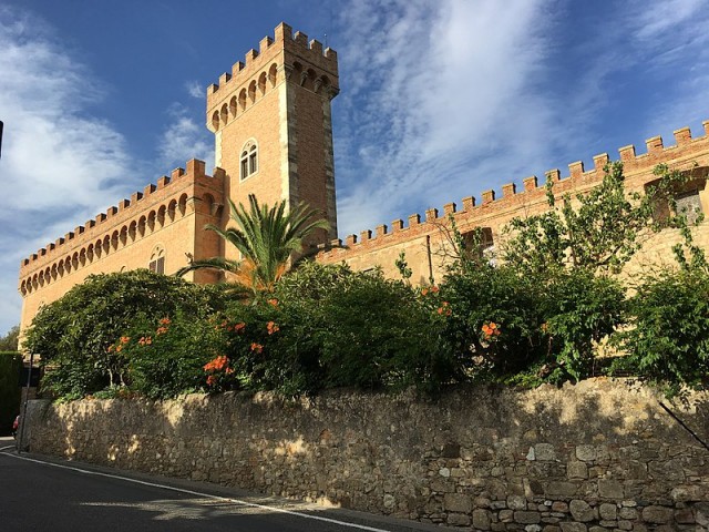 The Castle of the Conti della Gherardesca / Wikimedia commons