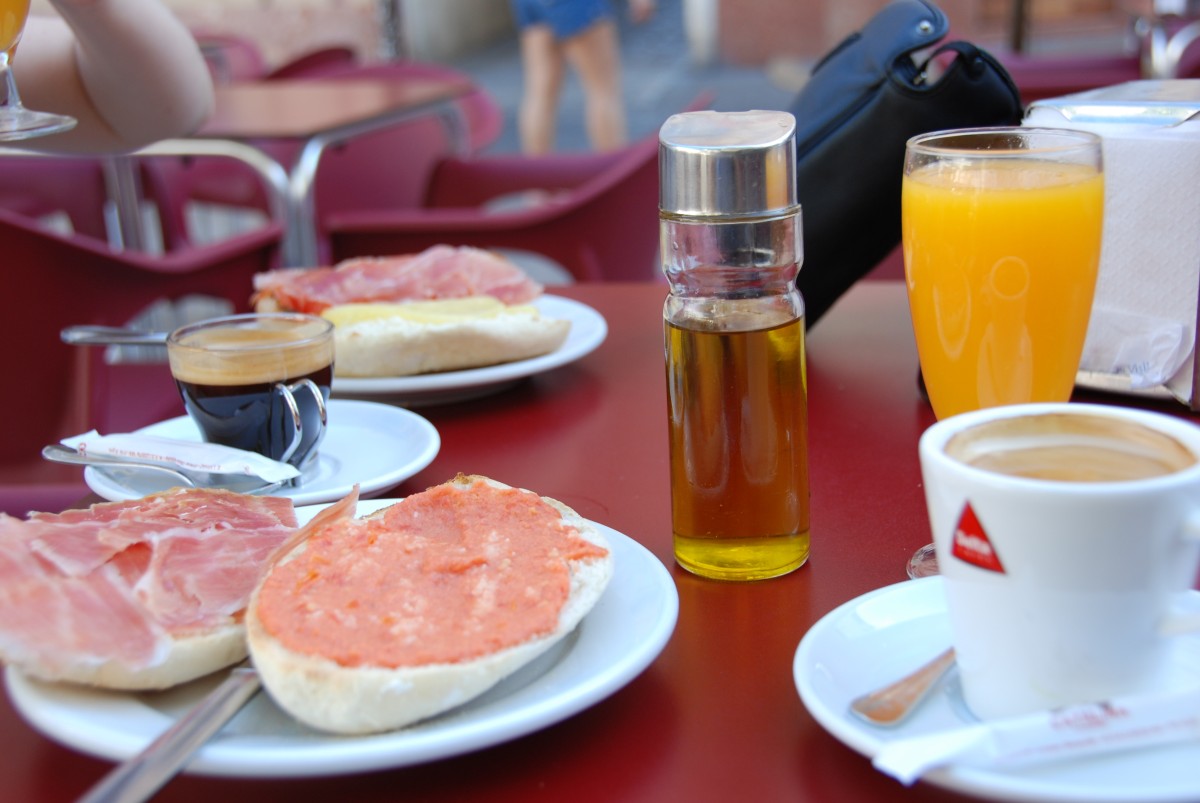 Sweet and savoury breakfast in Spain / Wikipedia Sweet and savoury breakfast in Spain / Wikipedia