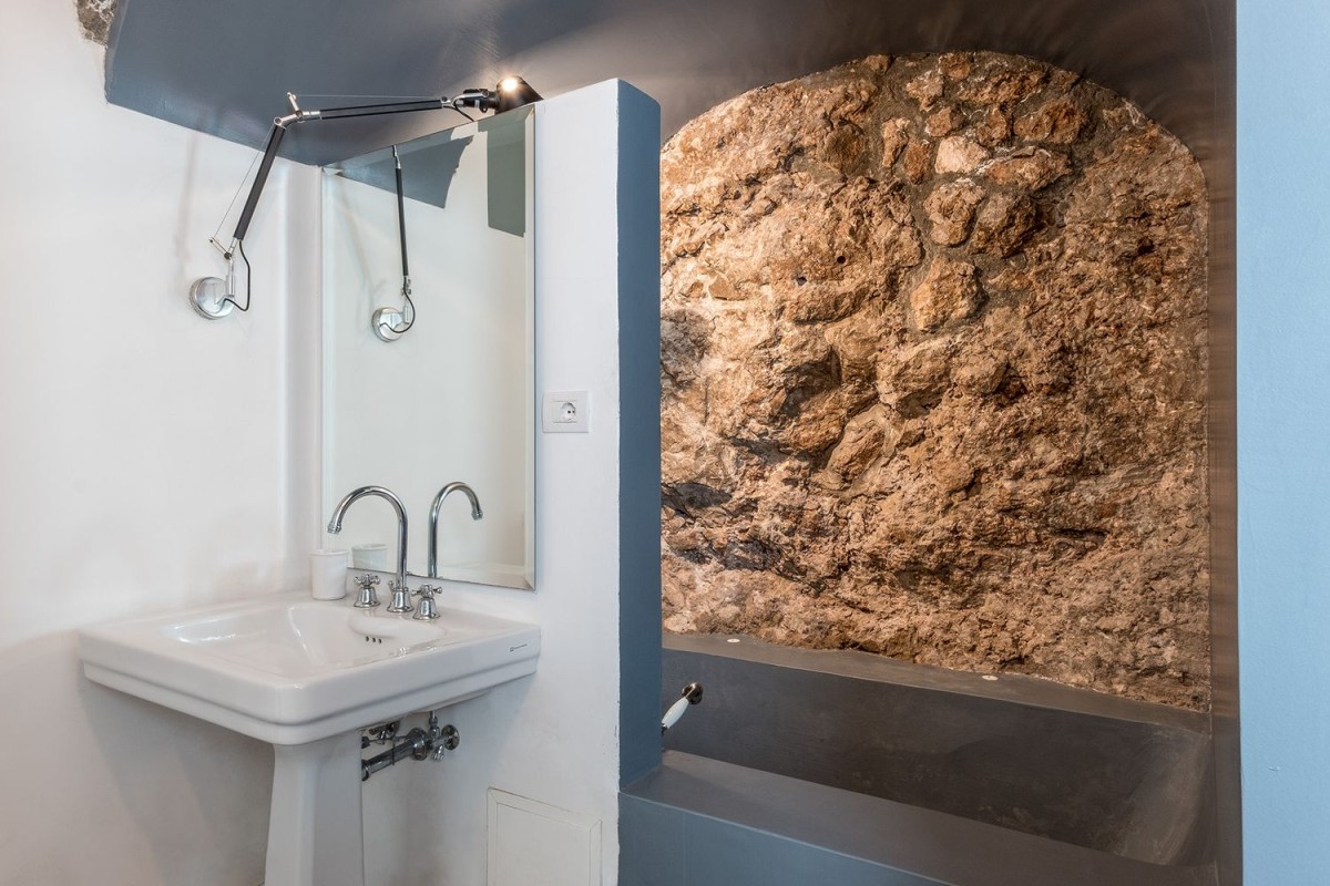 Badezimmer mit Badewanne