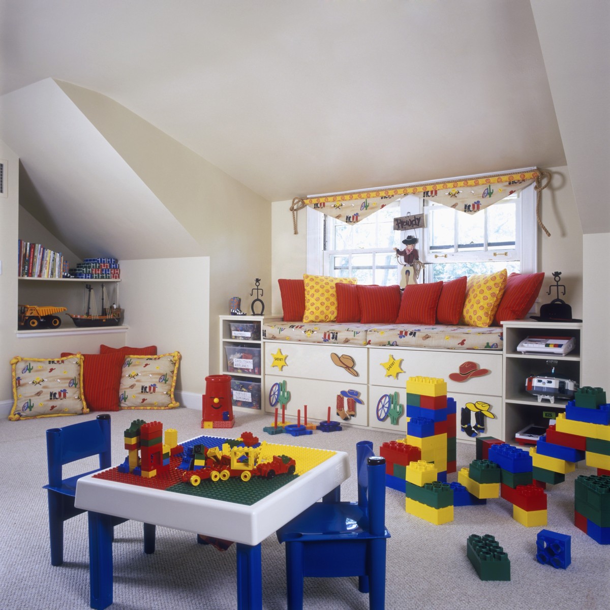 Mansarda con mobili funzionali