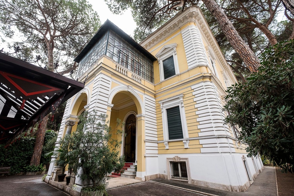 Elä Rooman keskustassa valtavassa kartanossa Elä Rooman keskustassa valtavassa kartanossa