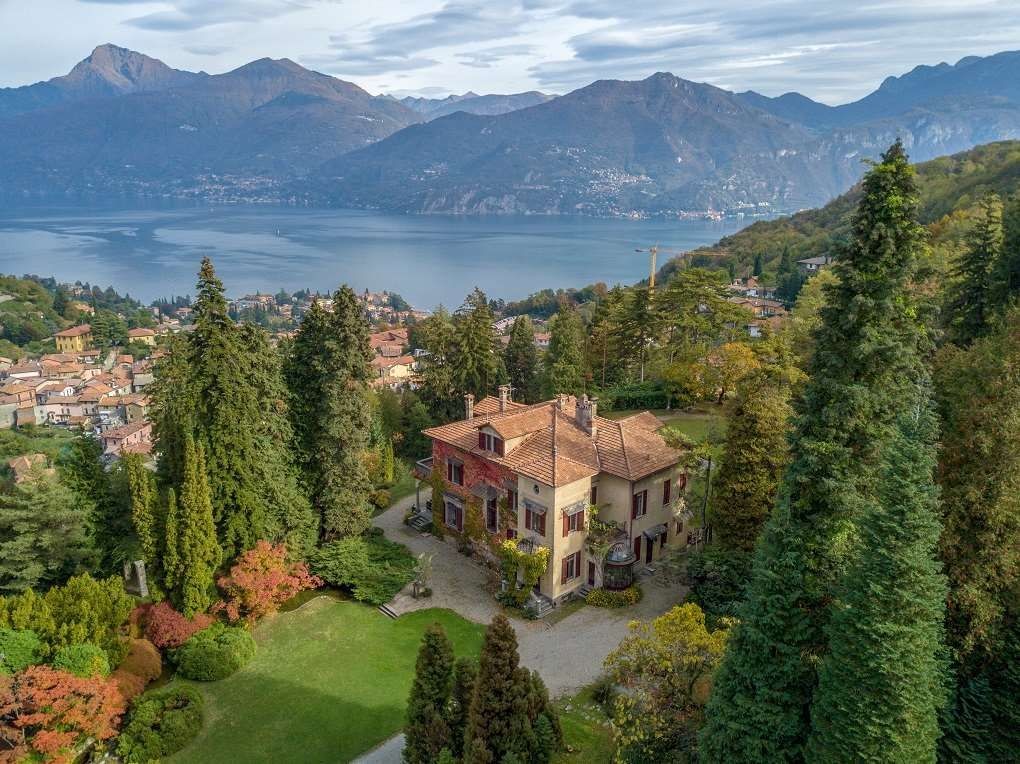 Een romantische villa met een magische tuin