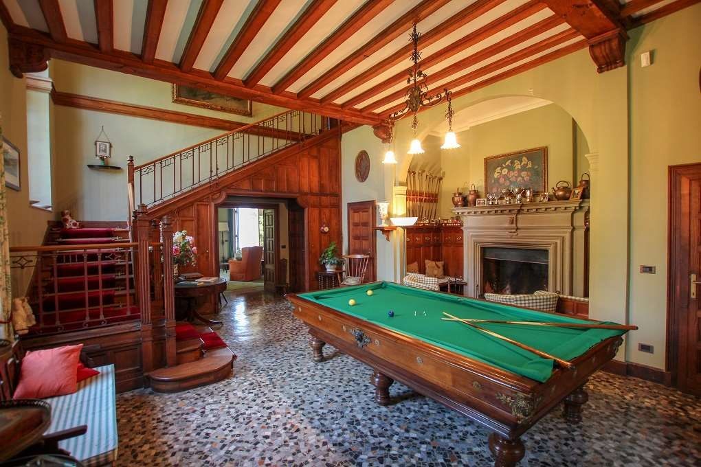 Votre nouvelle maison de vacances a assez d'espace pour une table de billard