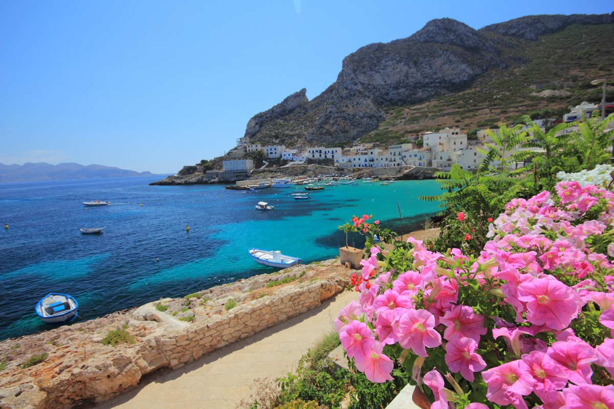 Amazing weather in Levanzo, Sicily / Wikipedia