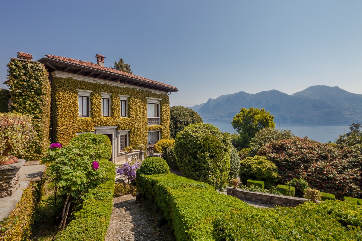 Cumpără o vilă de lux pe malul lacului Maggiore din Italia, și trezește-te în fiecare zi cu priveliști ca acestea