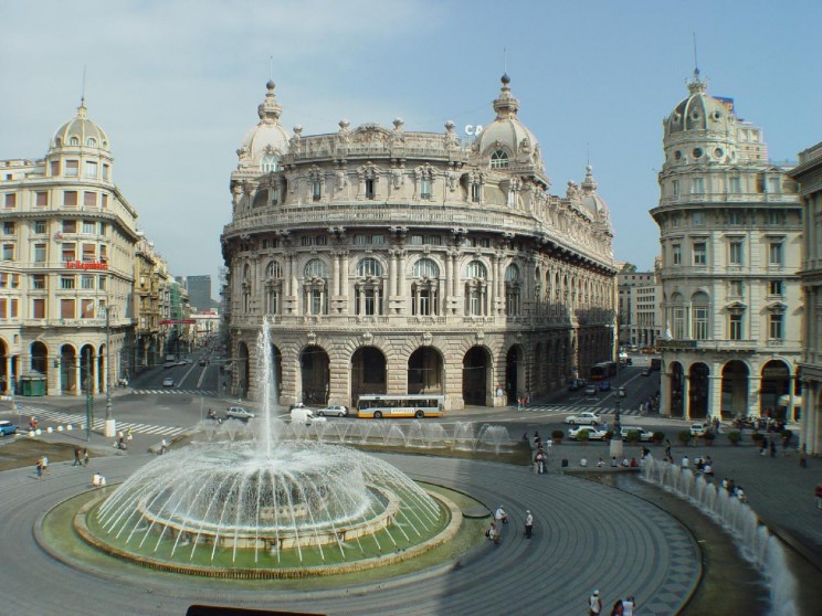 Piazza De Ferrari / Wikipedia