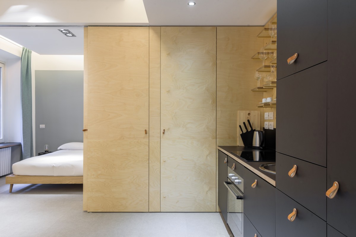 Black and wood apartment