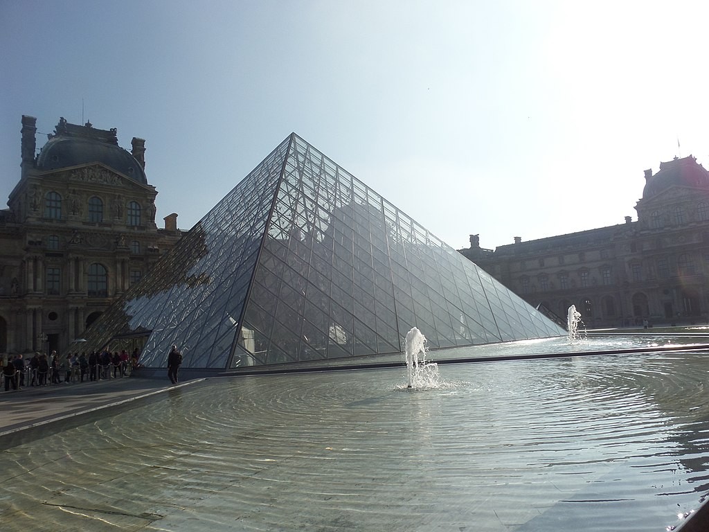 louvre_museum_paris_2_0