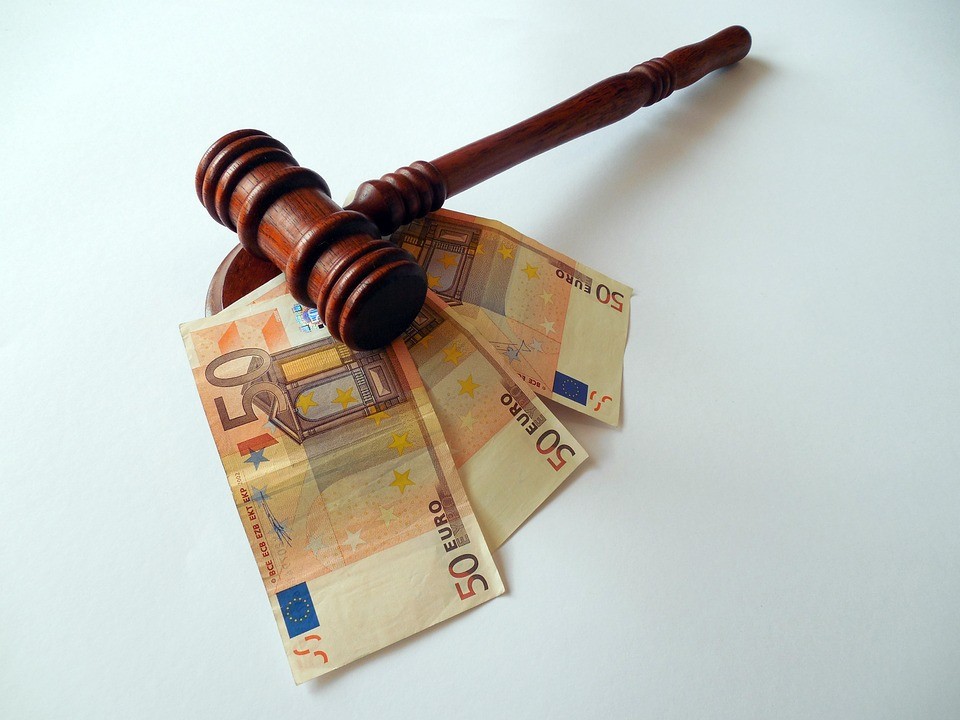 Get a mortgage to pay for an auction house in Italy / Creative commons