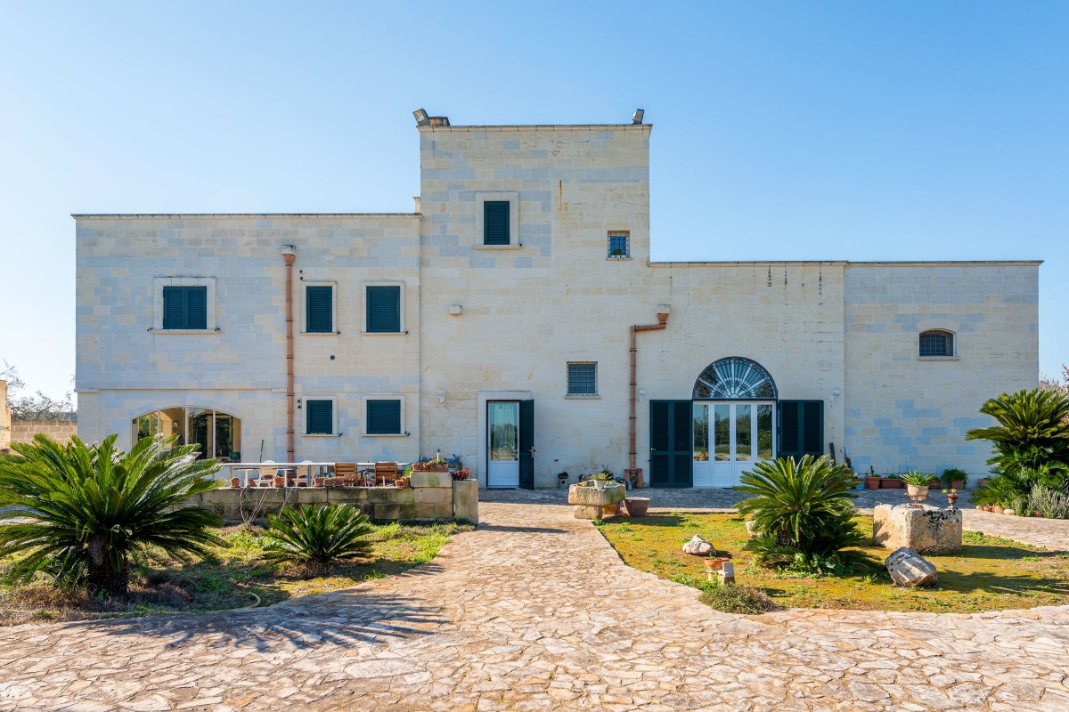 « Masseria » italienne entièrement restaurée à vendre à Lecce