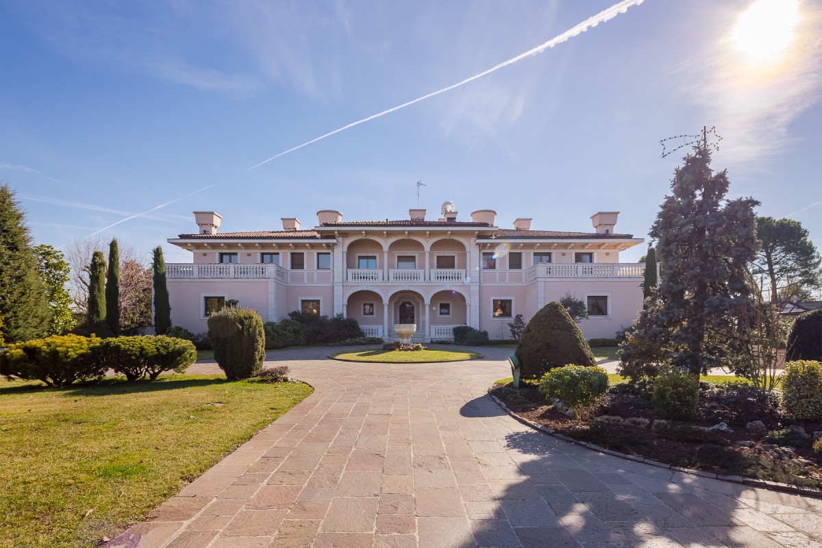 Spektakuläre Luxusvilla in Italien